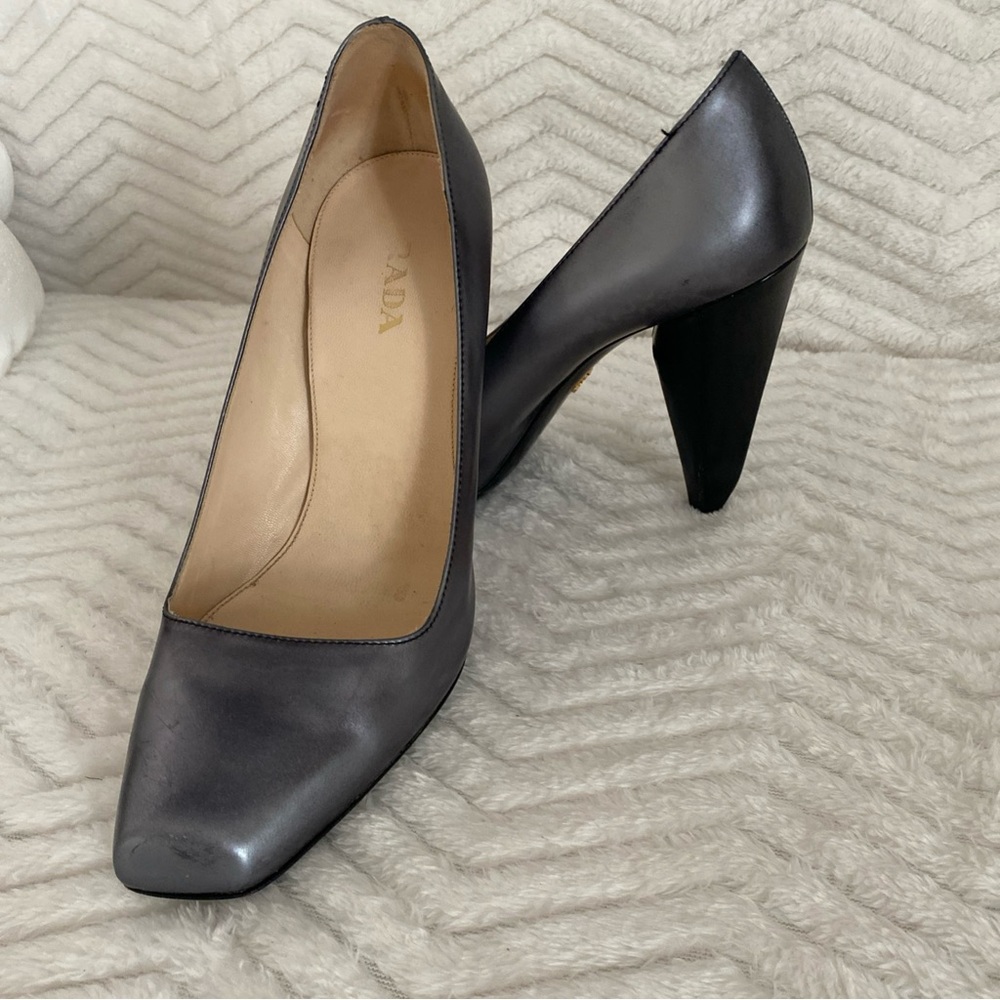 PRADA Pumps Heels Angled Toe Sz. 9 /40 Silver Metallic